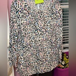 Plus Size Cream Leopard-Print Long Sleeve Tee with Multicolor Spots - Women’s